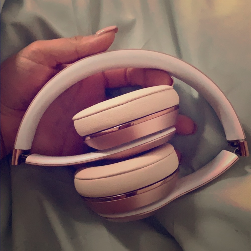 Beats solo 3 wireless headphones